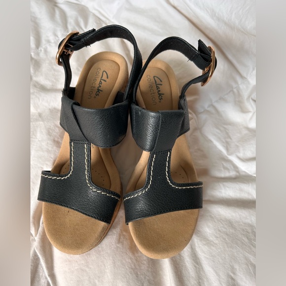 CLARKS WOMEN'S GISELLE STYLE SANDAL - Picture 4 of 10